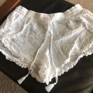 Gap Body white shorts